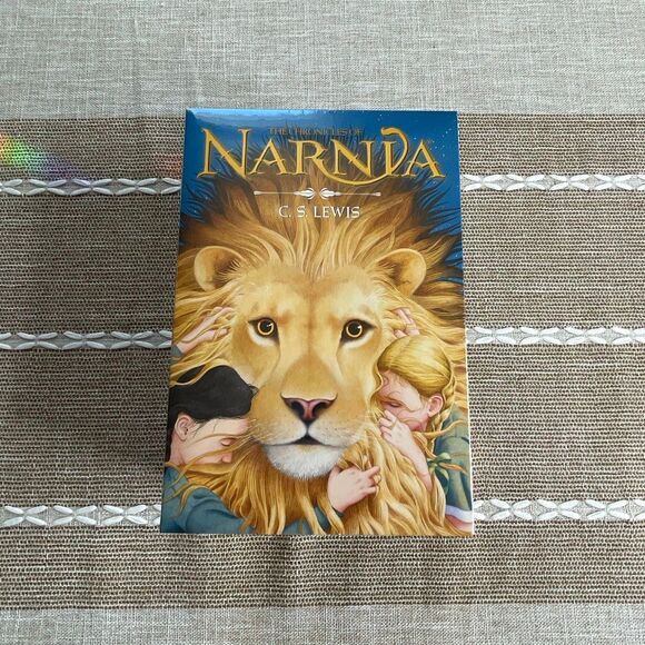 Chronicles of Narnia box set volumes 1-7 lot paperback new and unopened with bon - Picture 1 of 7